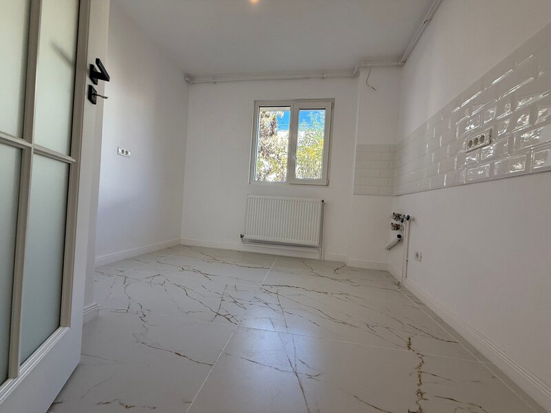 Dristor, strada Odobesti, la parcul IOR, mall Park Lake, centrala proprie