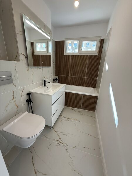 Dristor, strada Odobesti, la parcul IOR, mall Park Lake, centrala proprie